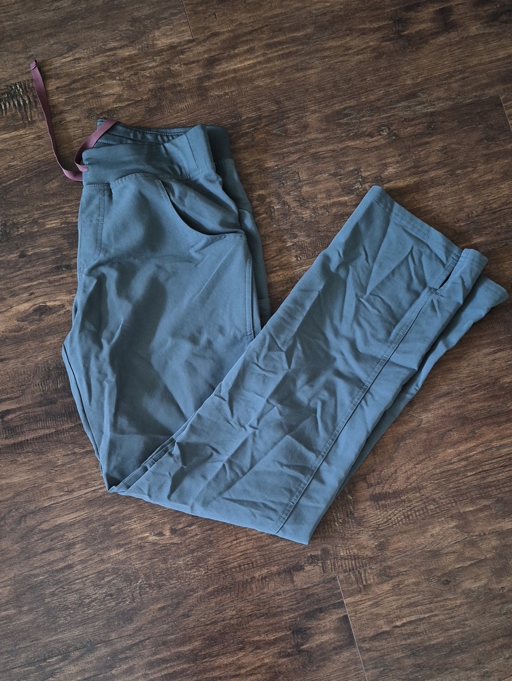 Figs Women's Small Tall Scrub Bottoms Sage Green